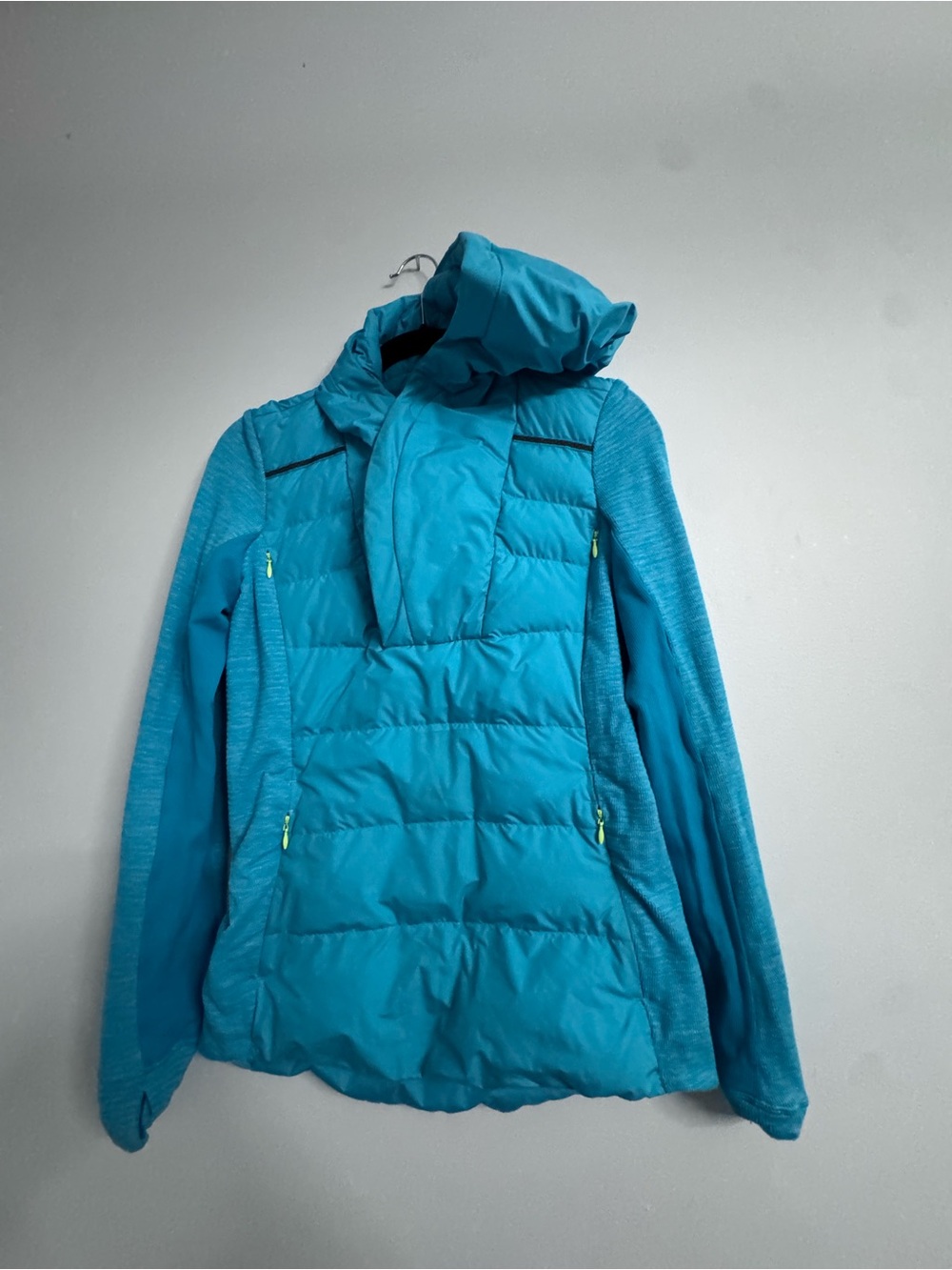 Lululemon Women’s Teal running Jacket with Quilted Front